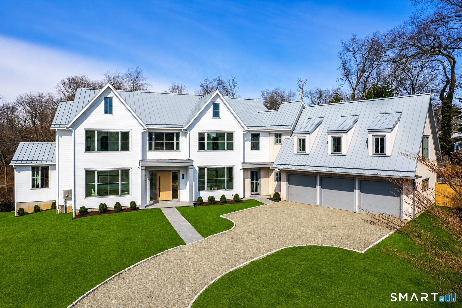 8 Loretta Court exterior